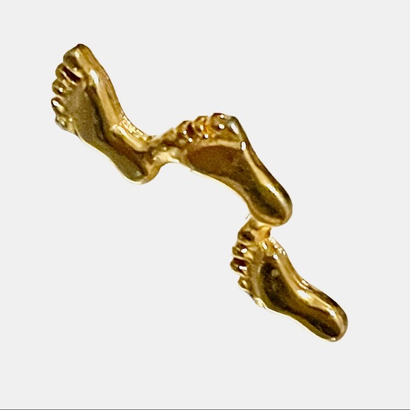 Footprints pin - Picture 6 of 6